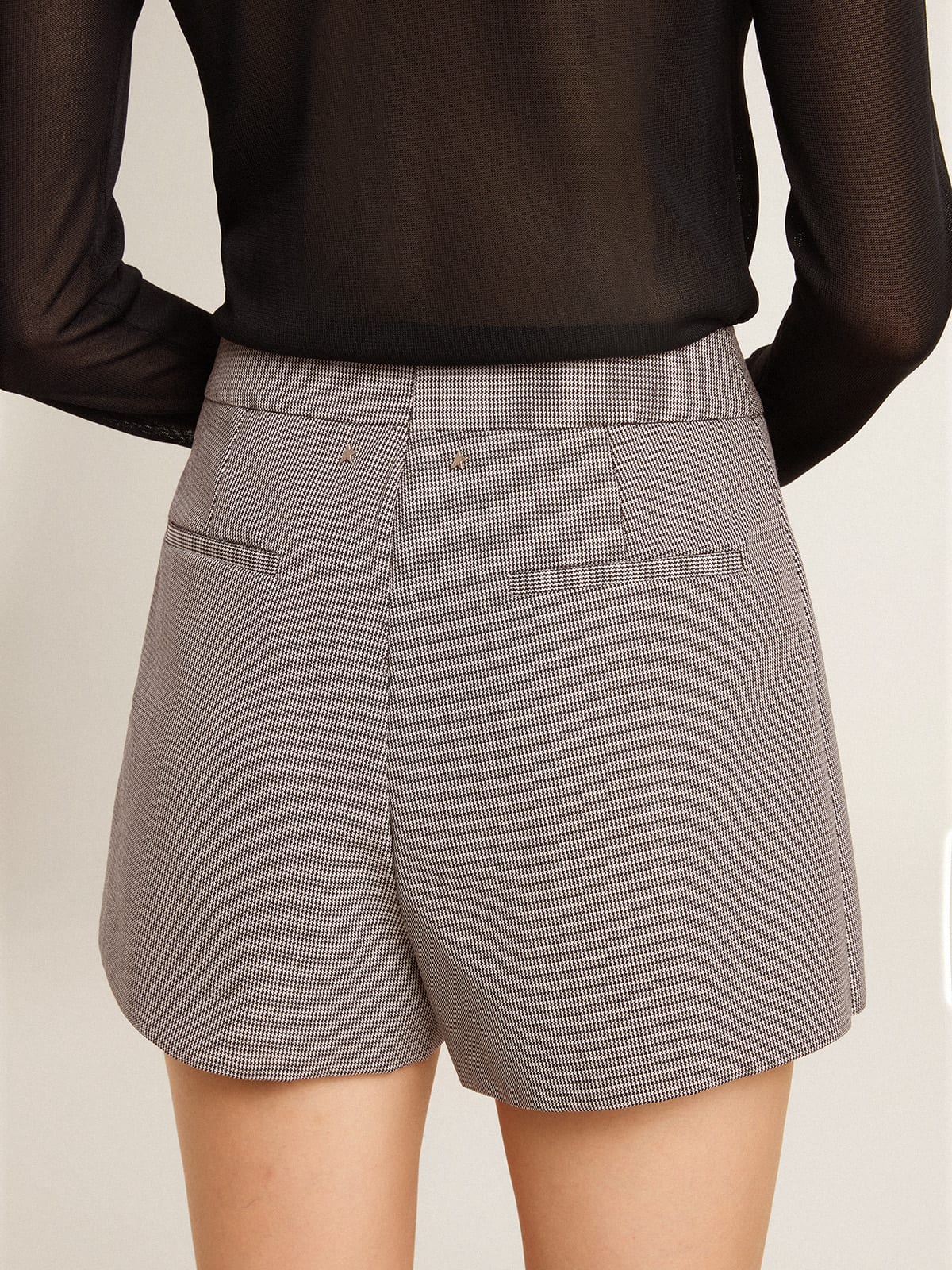Women's gray mini shorts in houndstooth wool