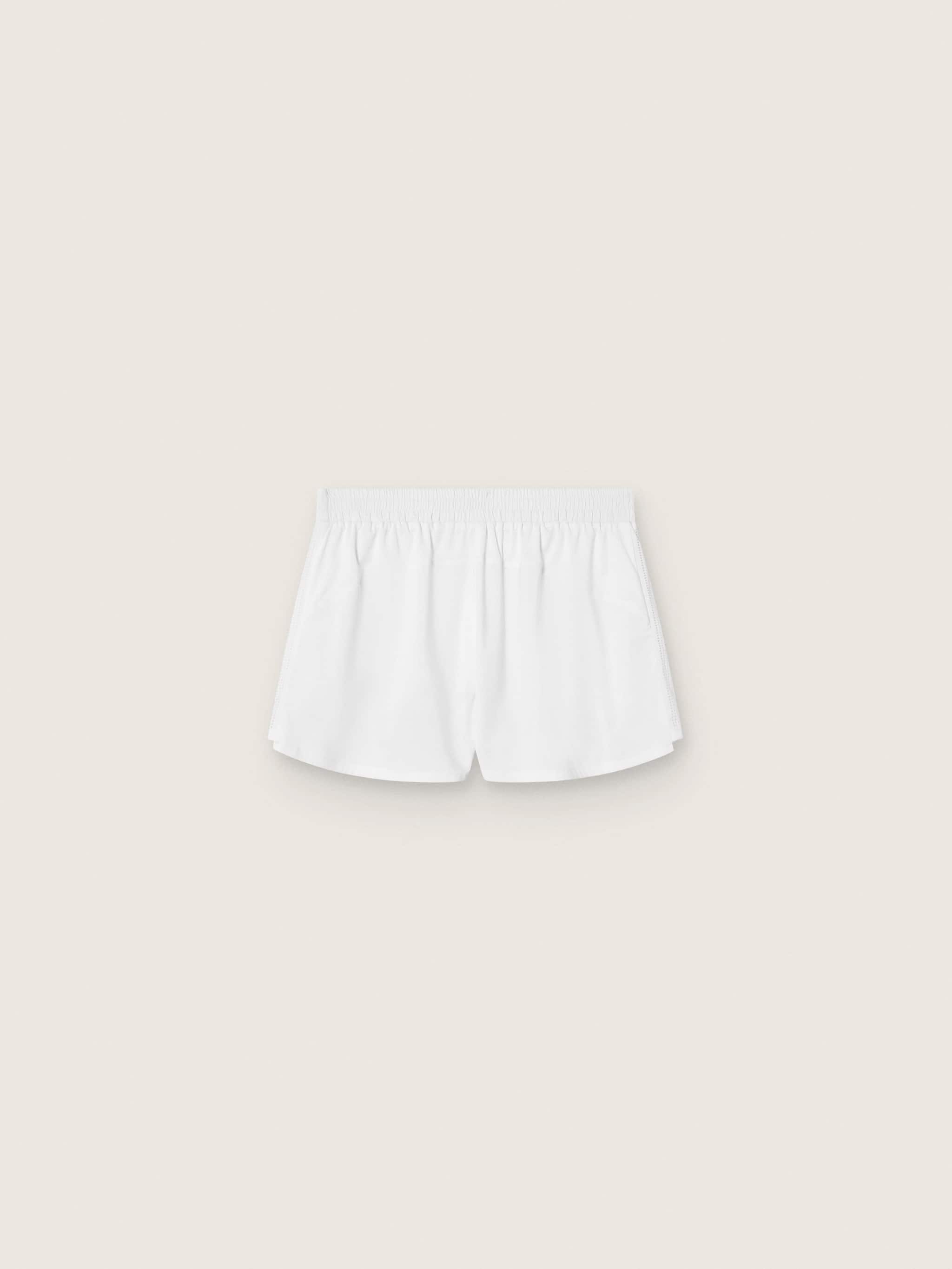 Women's white double-layer sports shorts