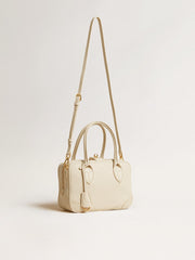 Vita Bag in butter-colored leather with gold details