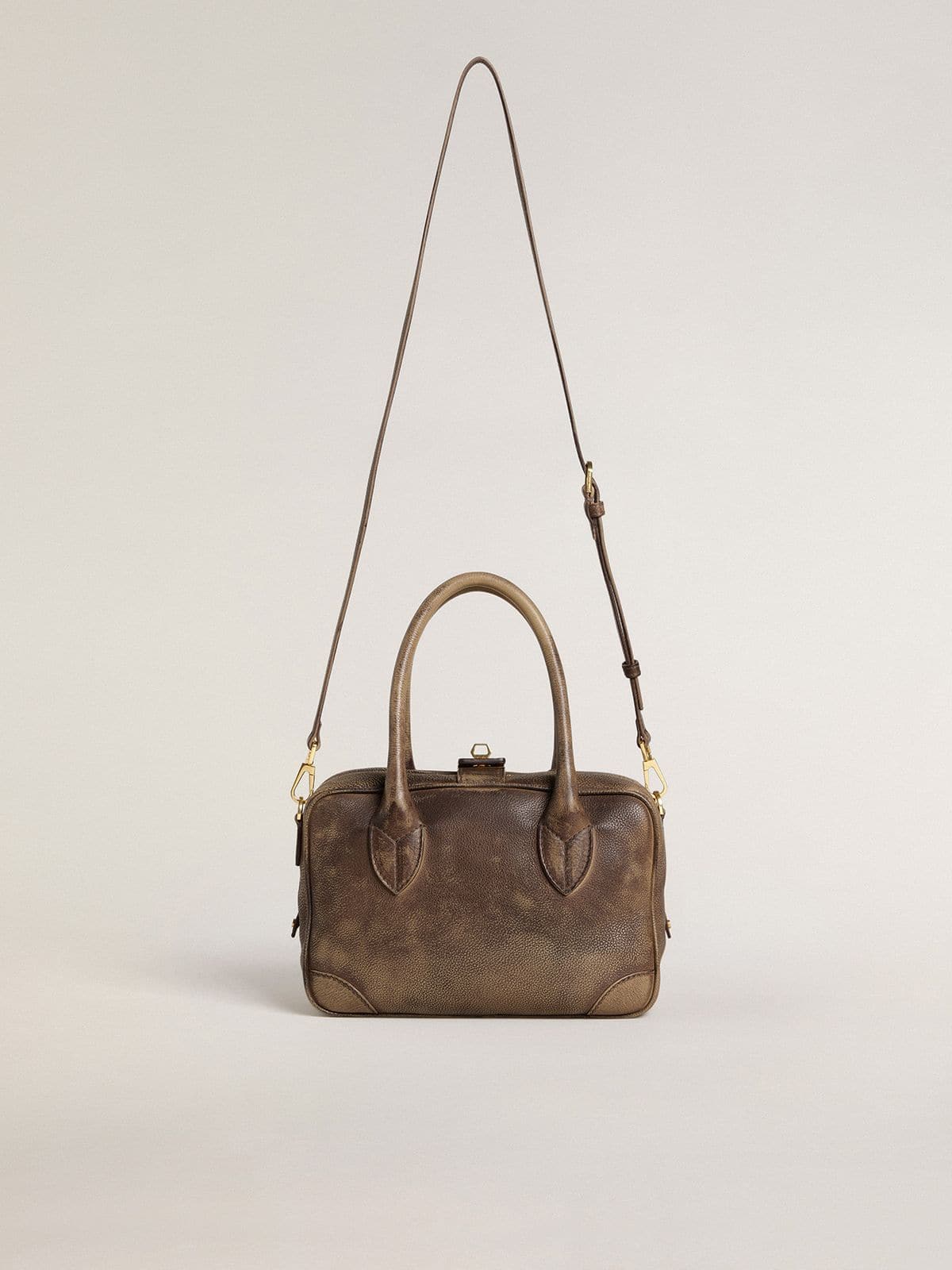 Vita Bag in brown vintage leather with gold details