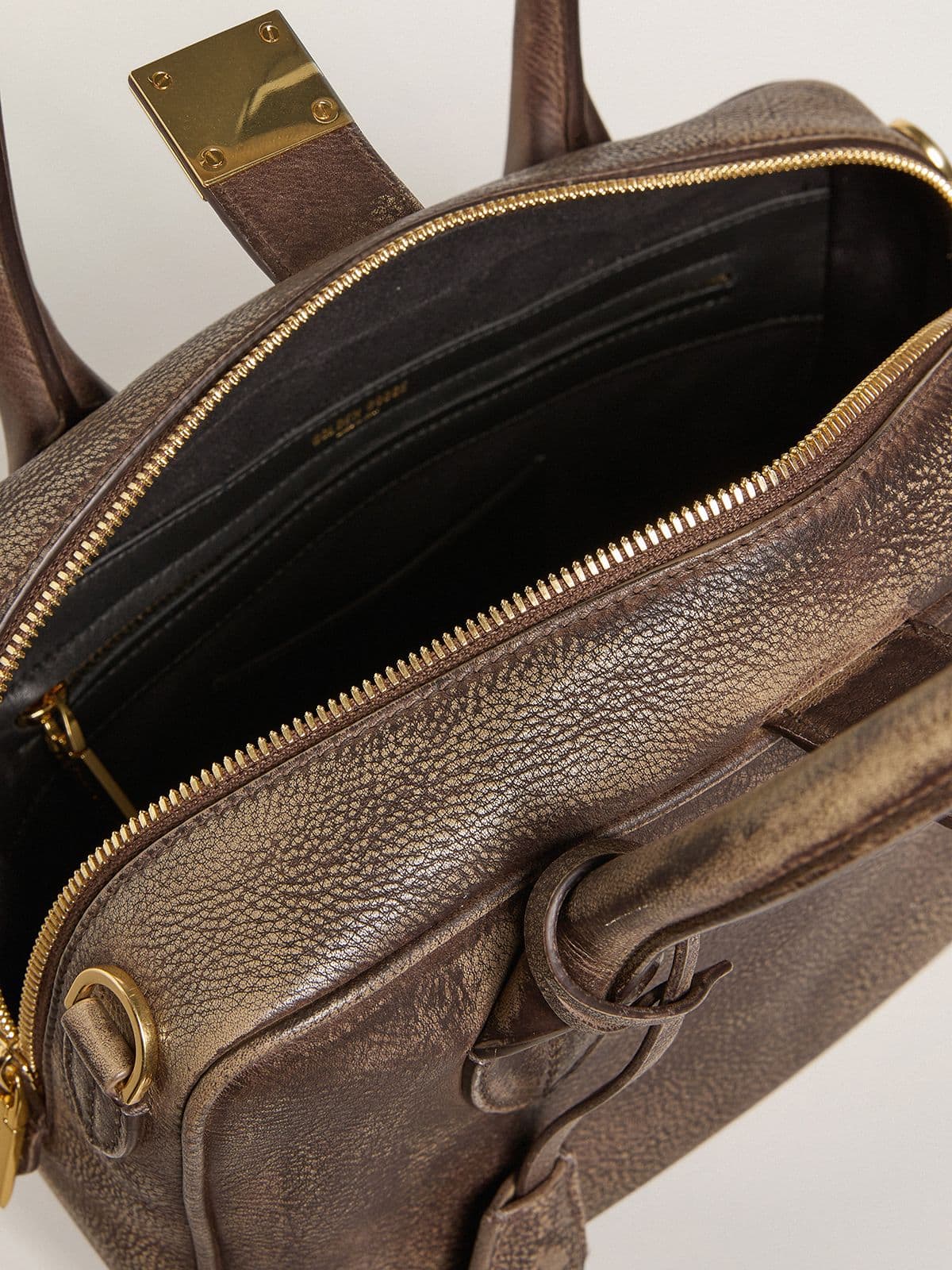 Vita Bag in brown vintage leather with gold details