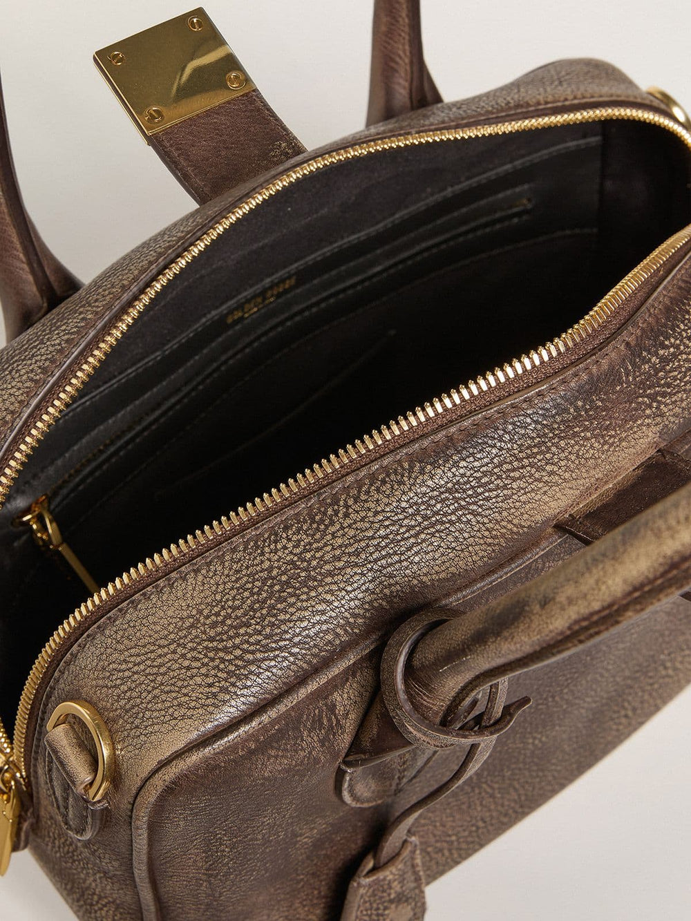Vita Bag in brown vintage leather with gold details