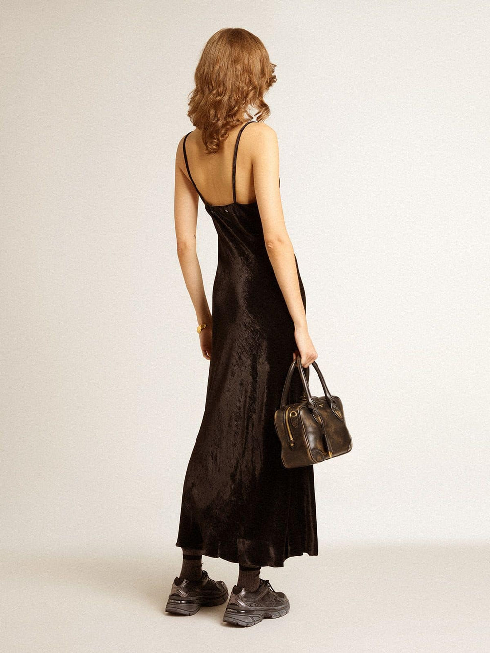 Vita Bag in black distressed leather with gold details