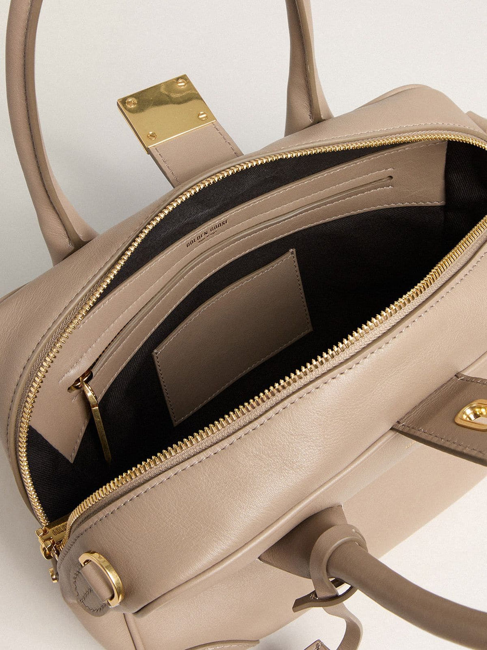 Vita Bag in taupe leather with gold details