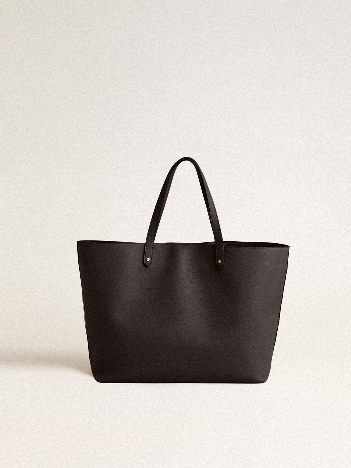 Black Pasadena Bag made of smooth leather with gold logo