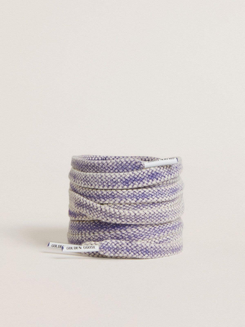 Worn-purple cotton laces with logoed aglet