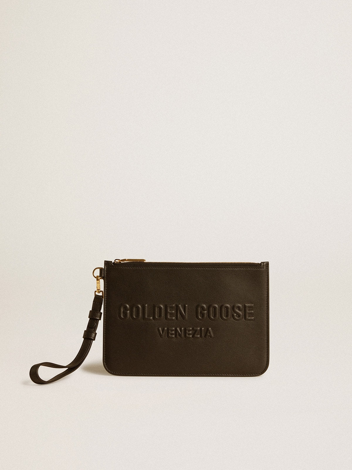 Pouch in black leather with raised logo