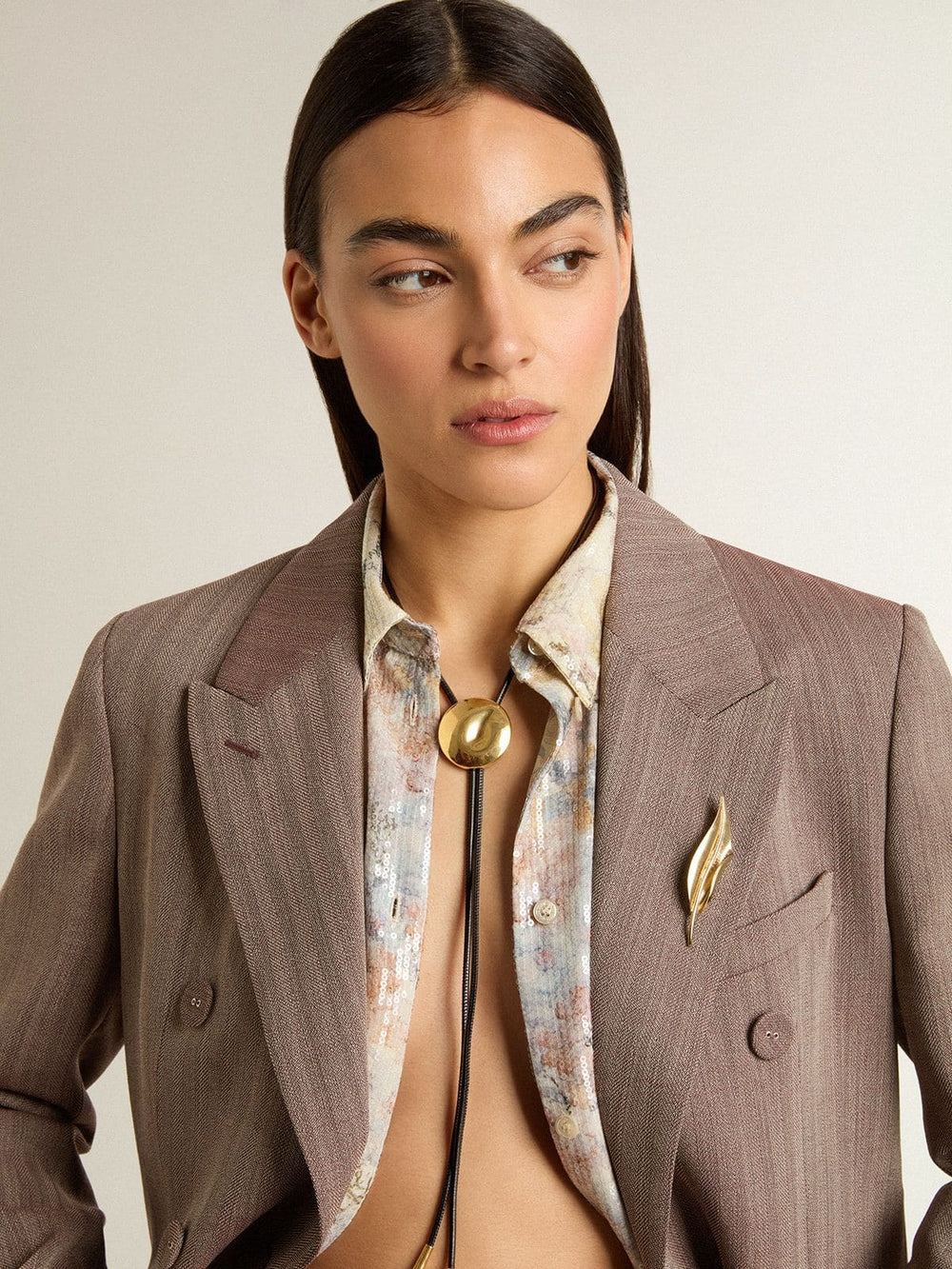 Jewelmates bolo tie necklace in black leather with antique gold metal detail