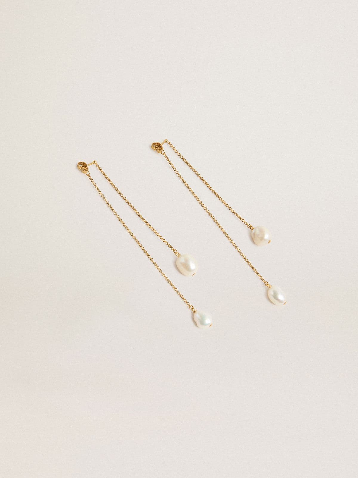 Drop earrings with pearls