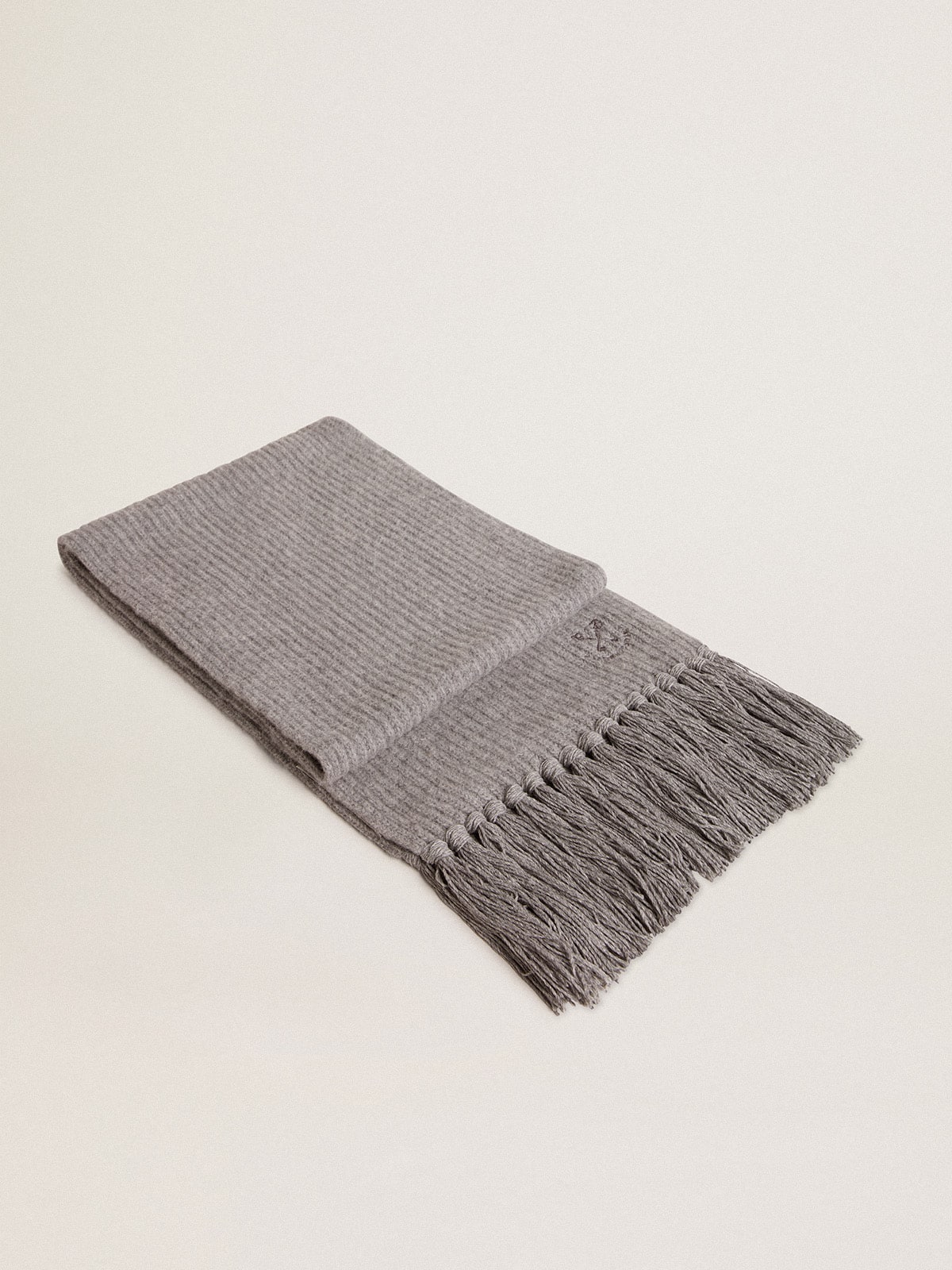 Gray ribbed wool scarf