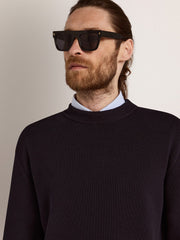 Square sunglasses with black frame and gold details