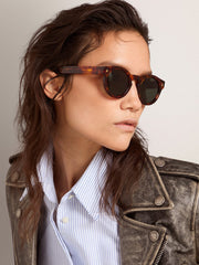 Sunglasses Panthos model with havana frame and gold details