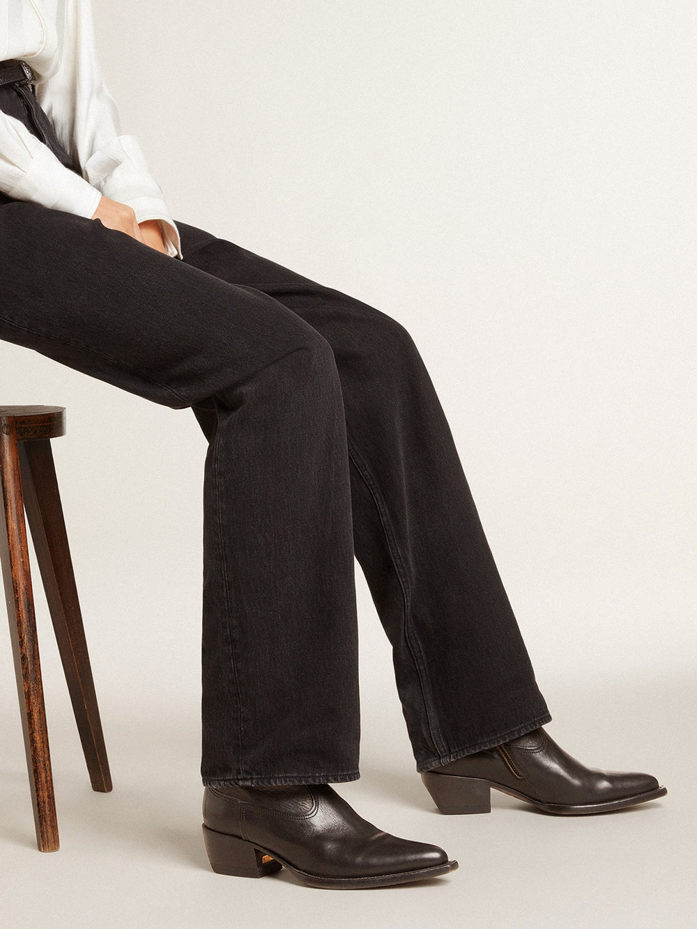 Women's Wish Star boots in black leather with star embroidery