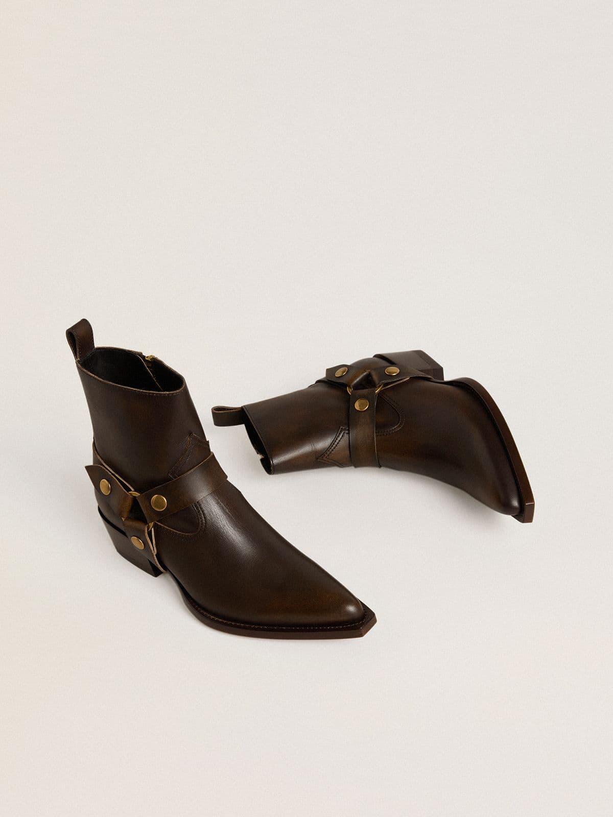 Low Debbie boots in dark brown leather with removable buckle