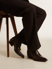 Low Wish Star boots in black leather with tone-on-tone inlay star