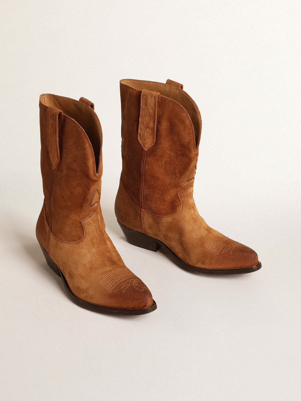 Low Wish Star boots in cognac-colored suede with inlay star