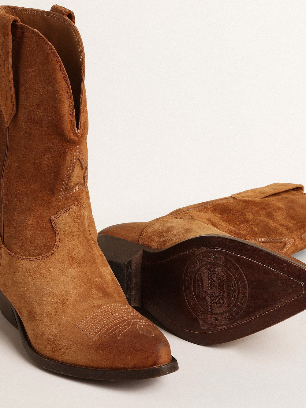 Low Wish Star boots in cognac-colored suede with inlay star