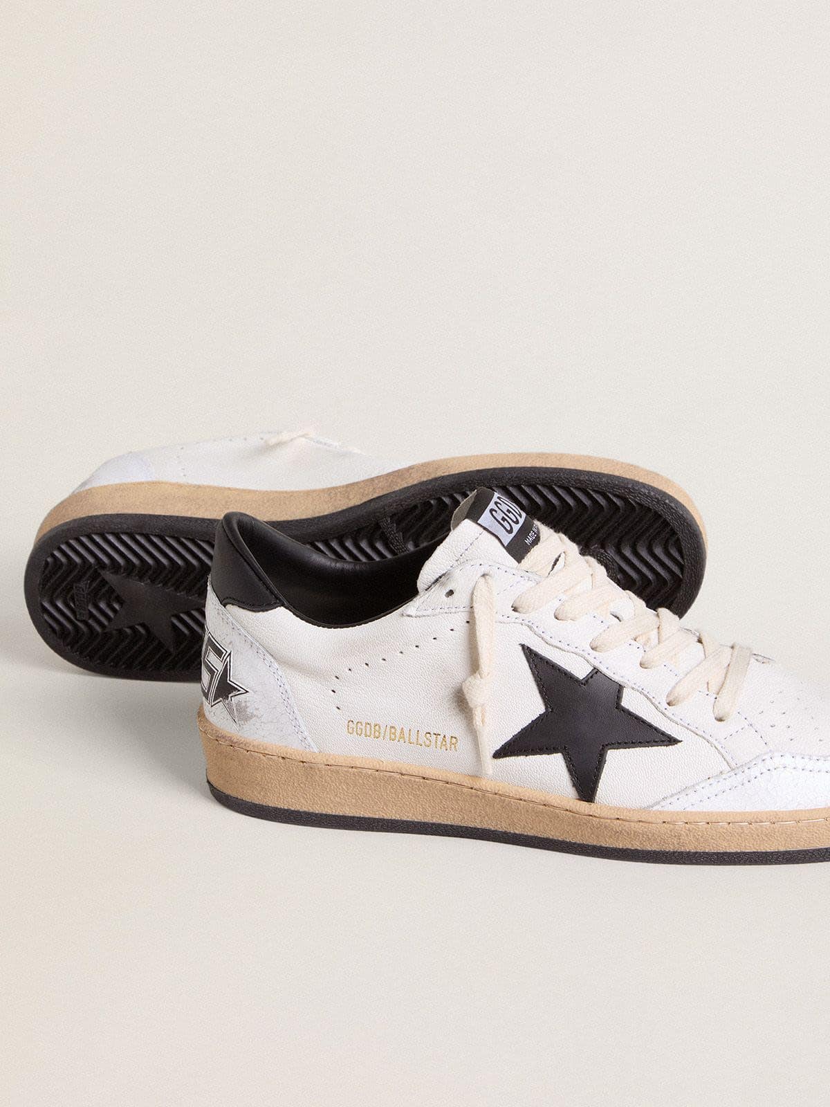 Men's Ball Star in white nappa with black star