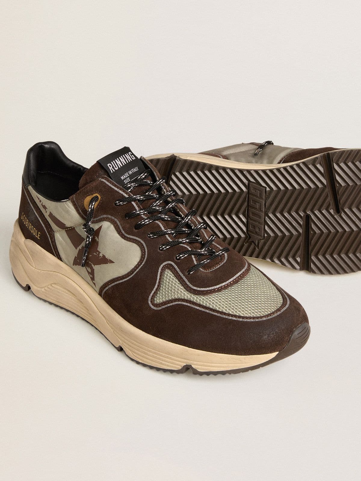 Men's Running Sole in nylon and suede with printed star and leather heel tab