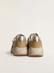 Running Sole in beige nubuck with beige leather star