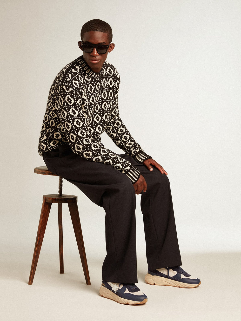 Running Sole in cream mesh and blue leather with a white leather star