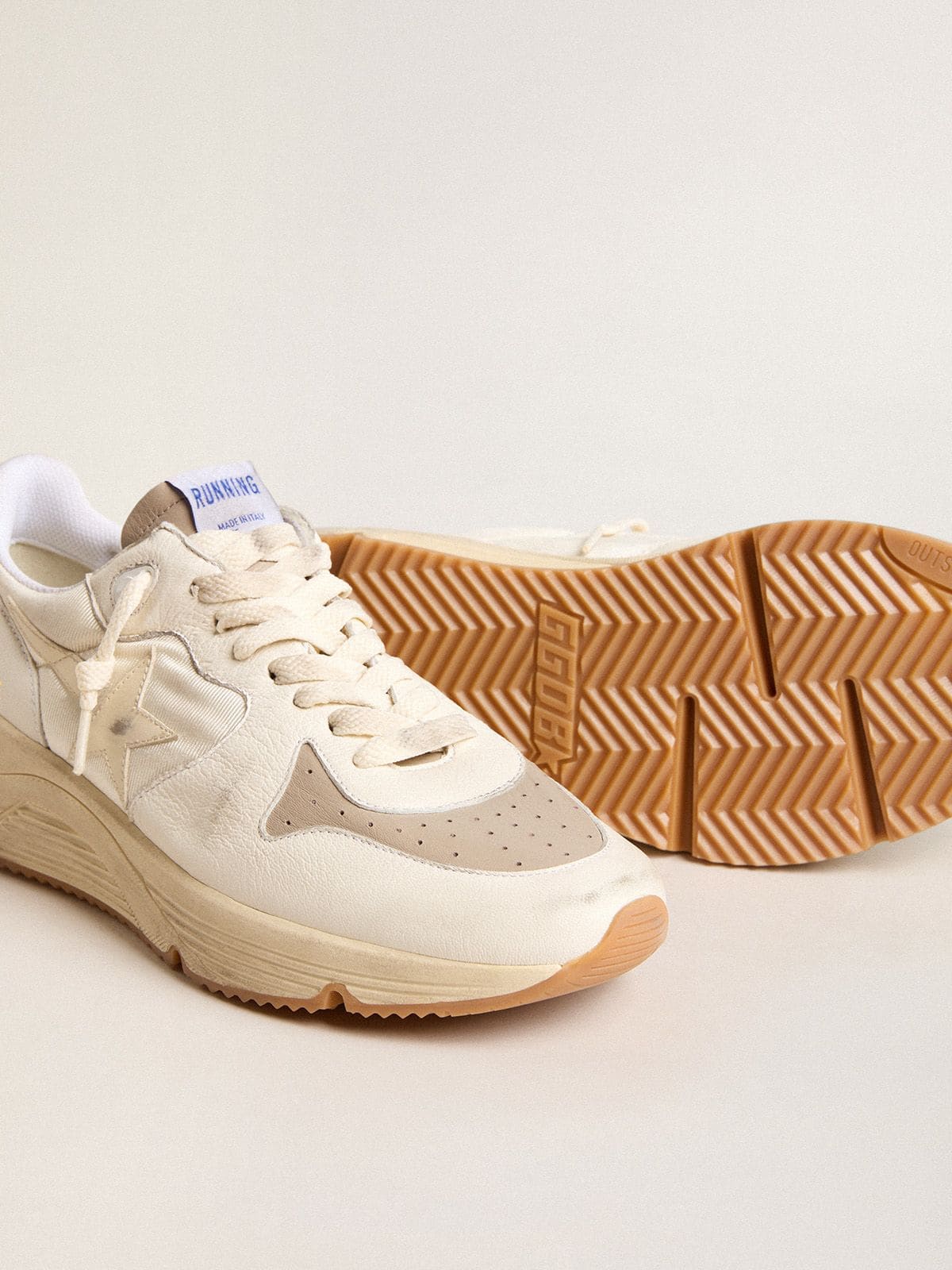 Men’s Running Sole in nappa leather with beige leather star and red heel tab