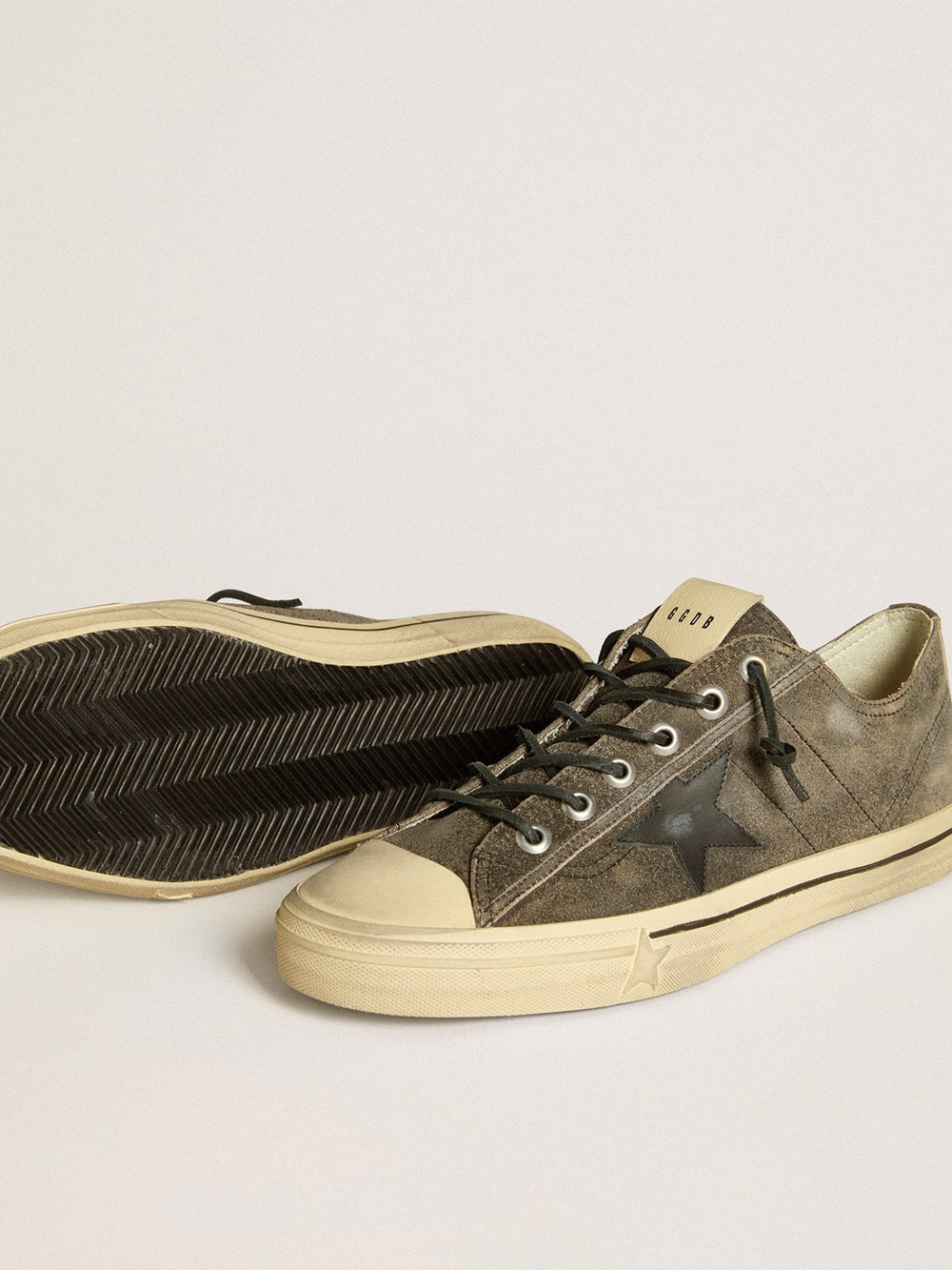 Men’s V-Star in black suede with black leather star