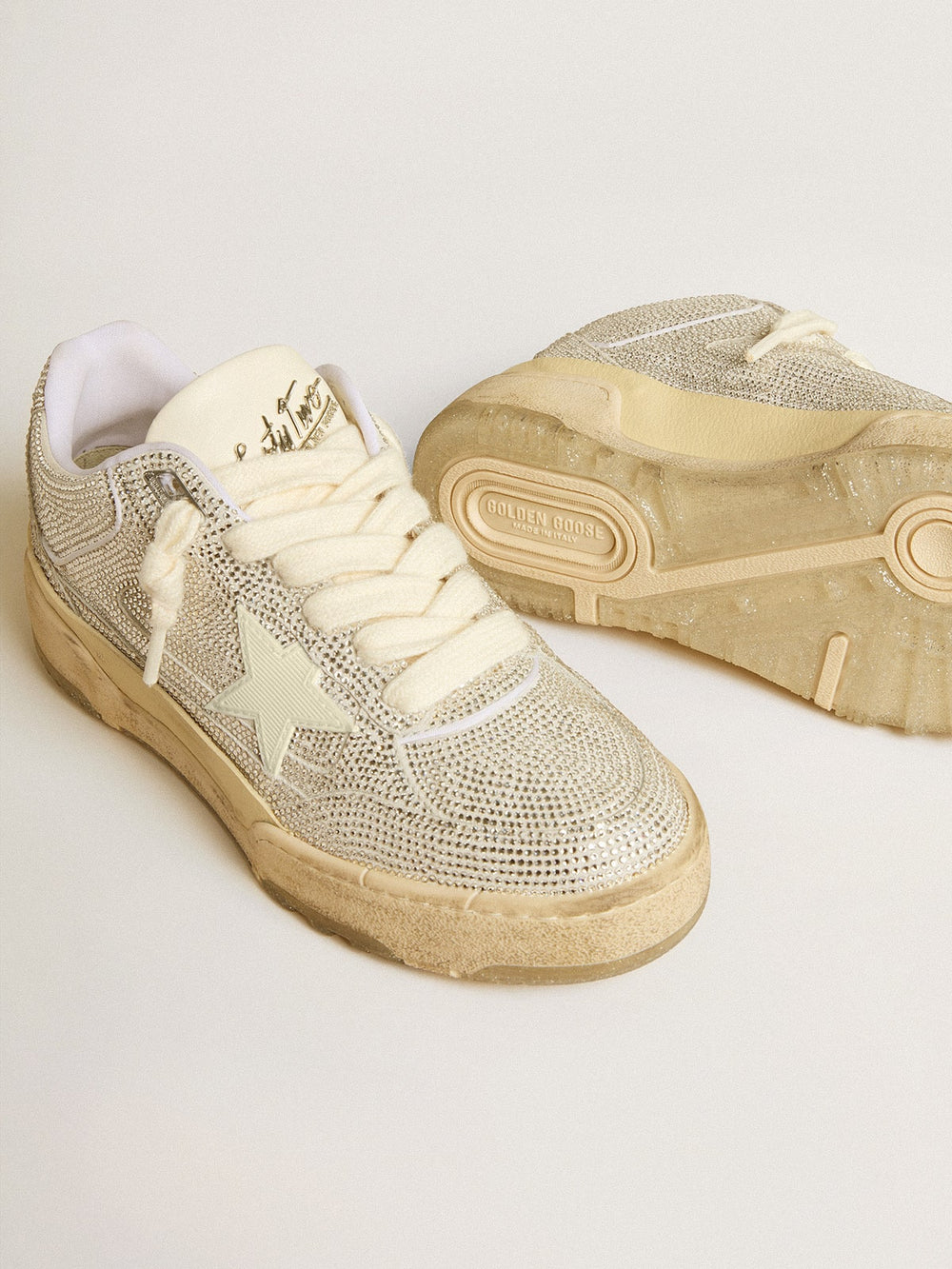 Forty2 in white leather and Swarovski crystals with white TPU star