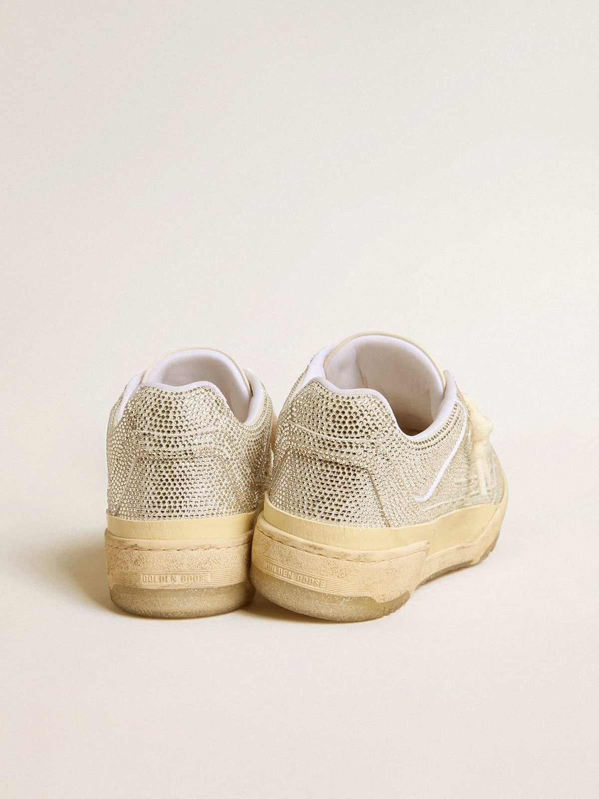 Forty2 in white leather and Swarovski crystals with white TPU star