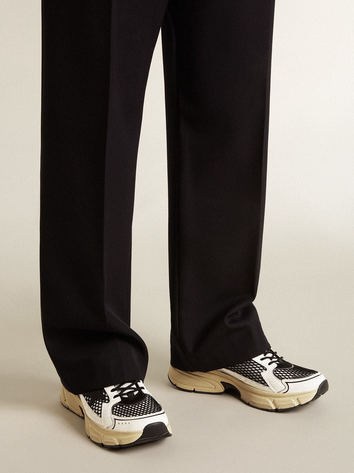 Men’s Lightstar in white leather and black mesh with black TPU star