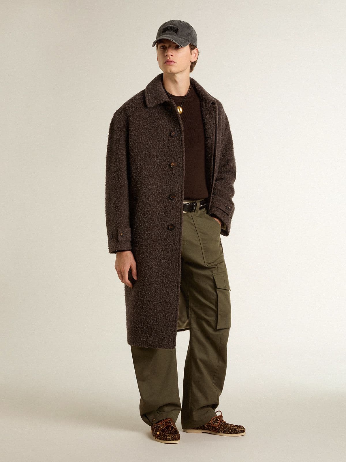 Men's single-breasted Journey coat in wrinkle wool blend with floral pin