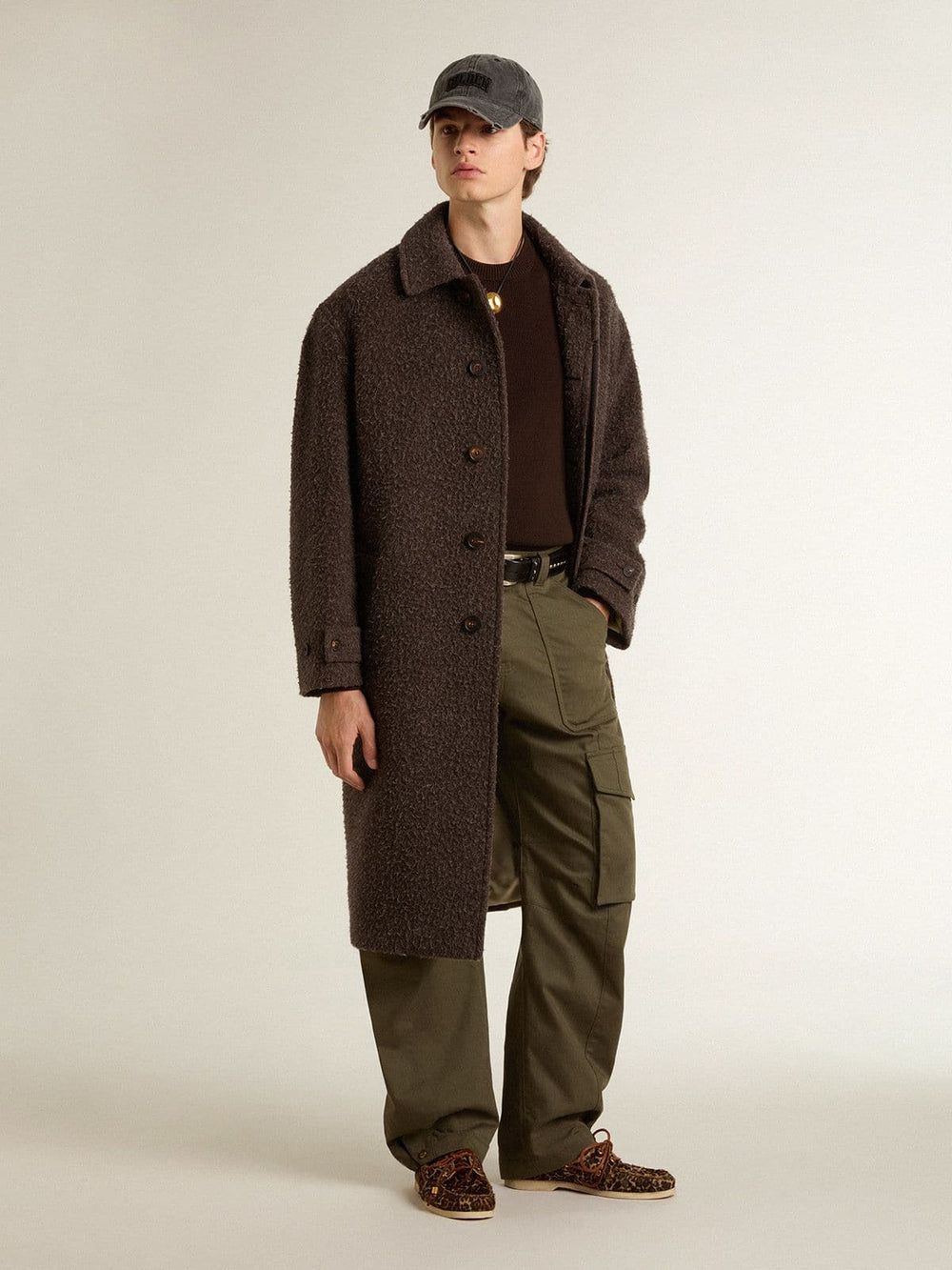 Men's single-breasted Journey coat in wrinkle wool blend with floral pin