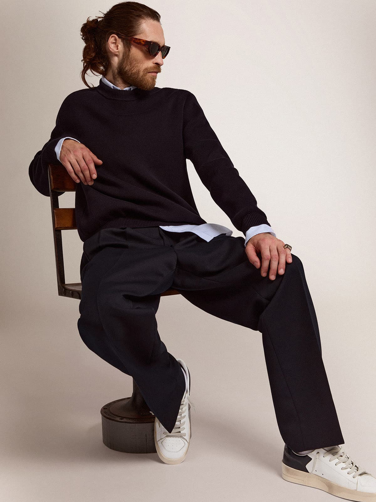 Men's round-neck sweater in dark blue cotton with logo