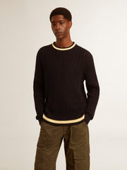 Men’s blue round-neck sweater with contrasting ribbing