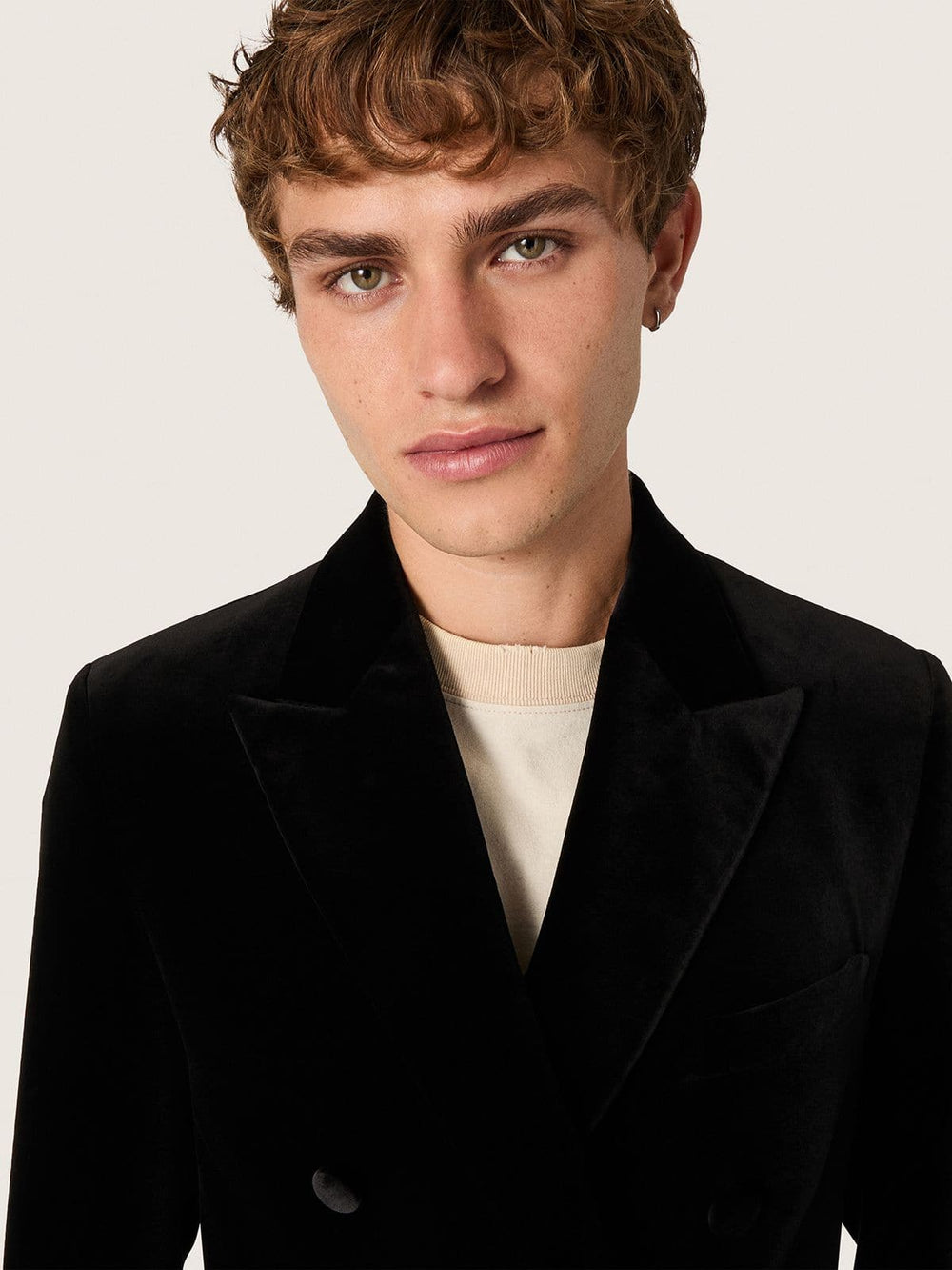 Men’s double-breasted blazer in black velvet with black satin lapels