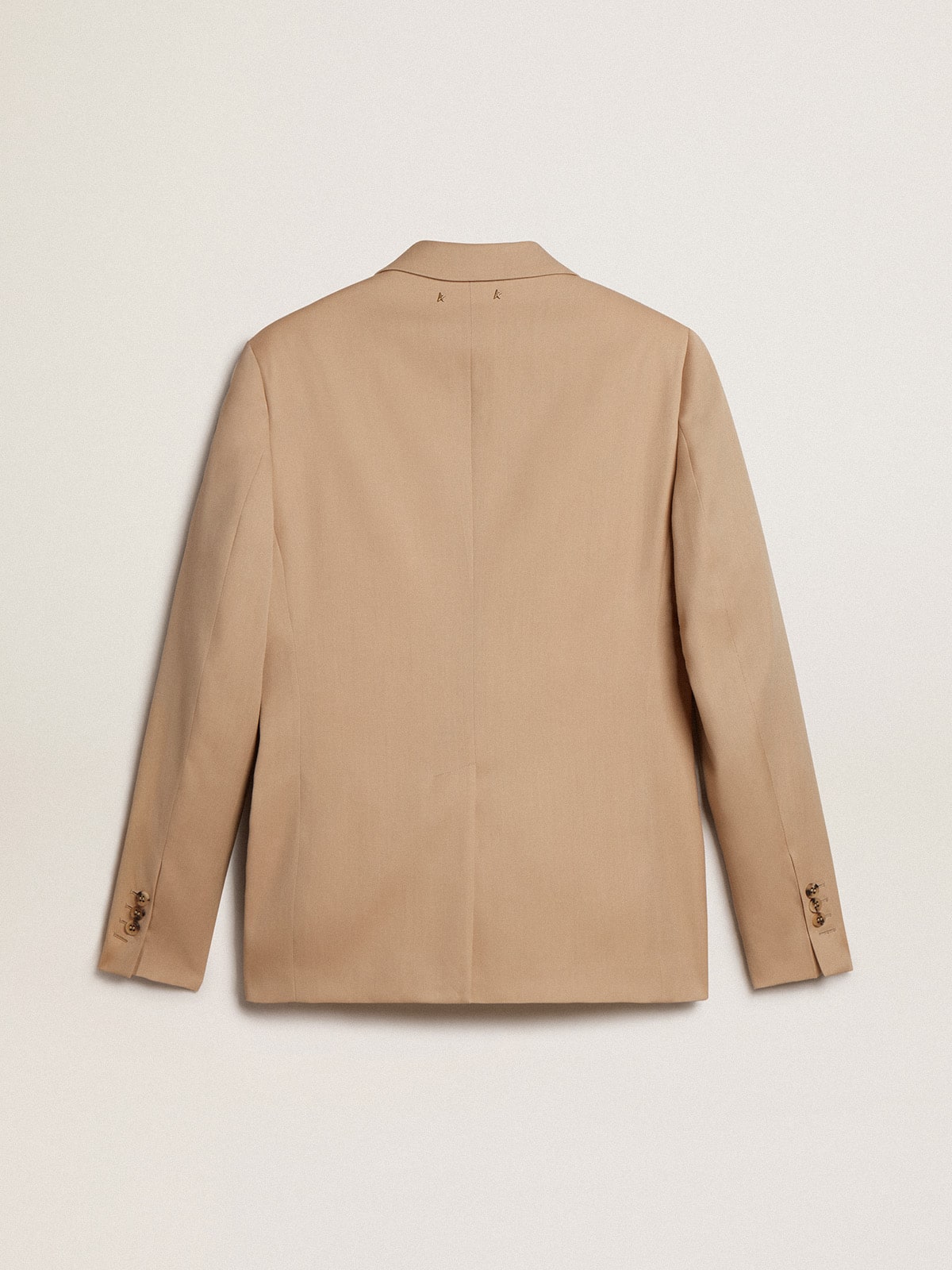 Single-breasted blazer in sand with horn buttons