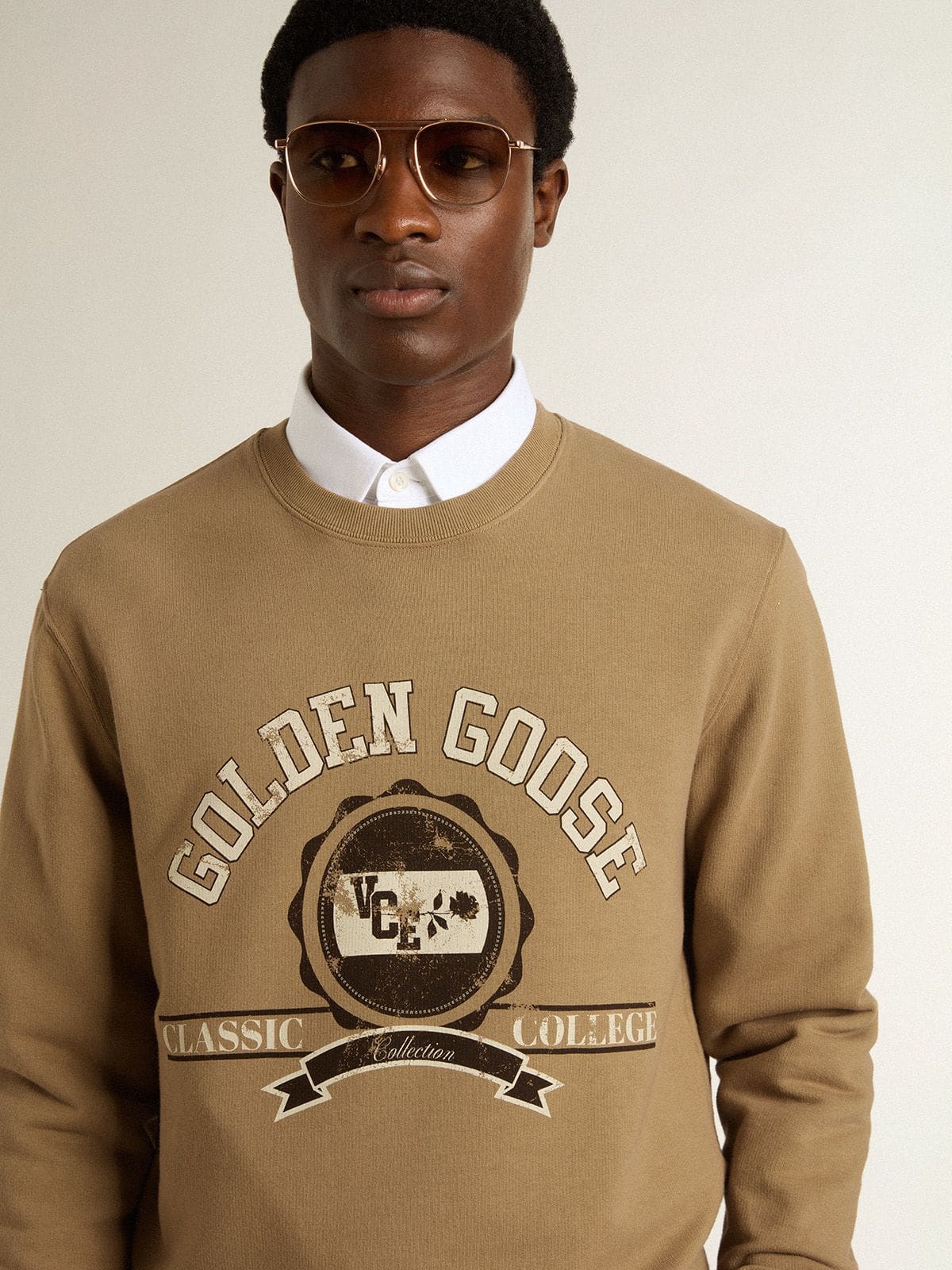 Men's beige cotton sweatshirt with print on the front
