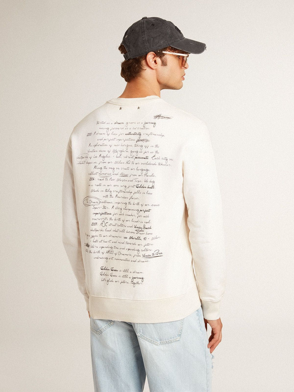 Men's sweatshirt in worn white with print