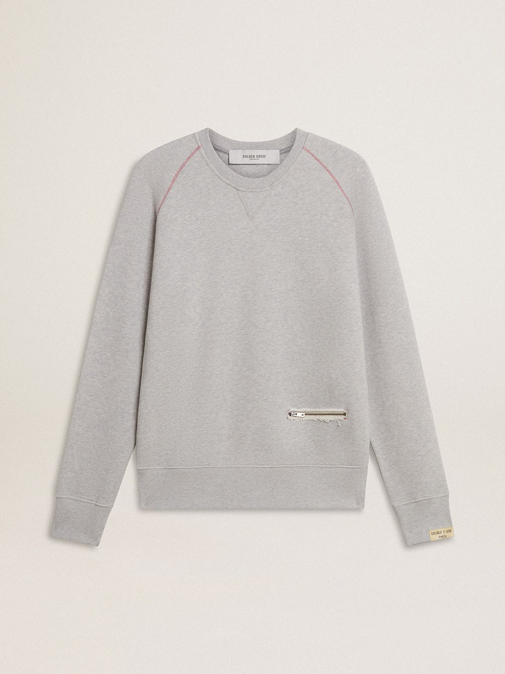 Men’s gray round neck sweatshirt with contrast stitching