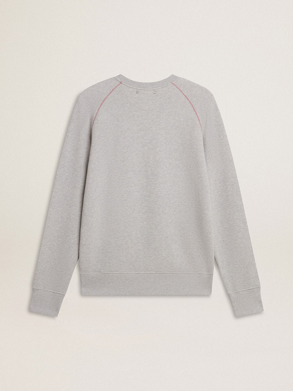 Men’s gray round neck sweatshirt with contrast stitching