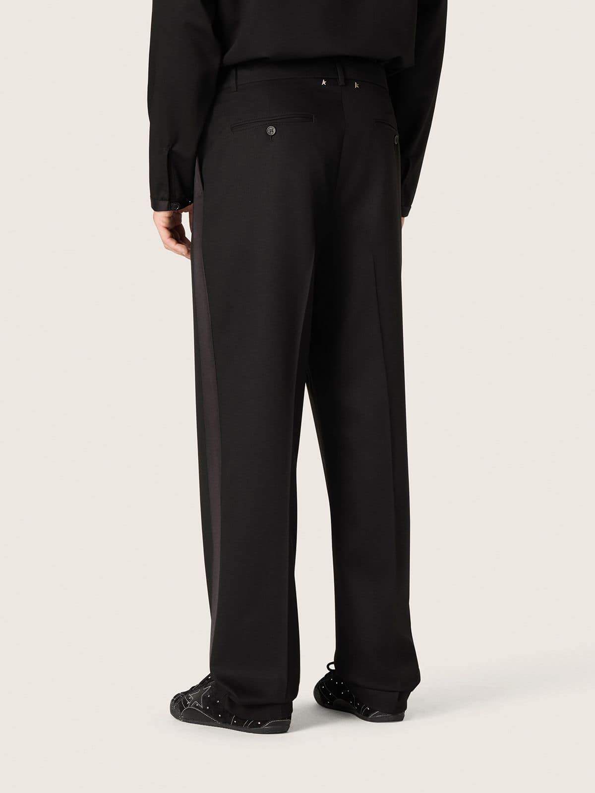 Men's pants in black cool wool with satin side stripe
