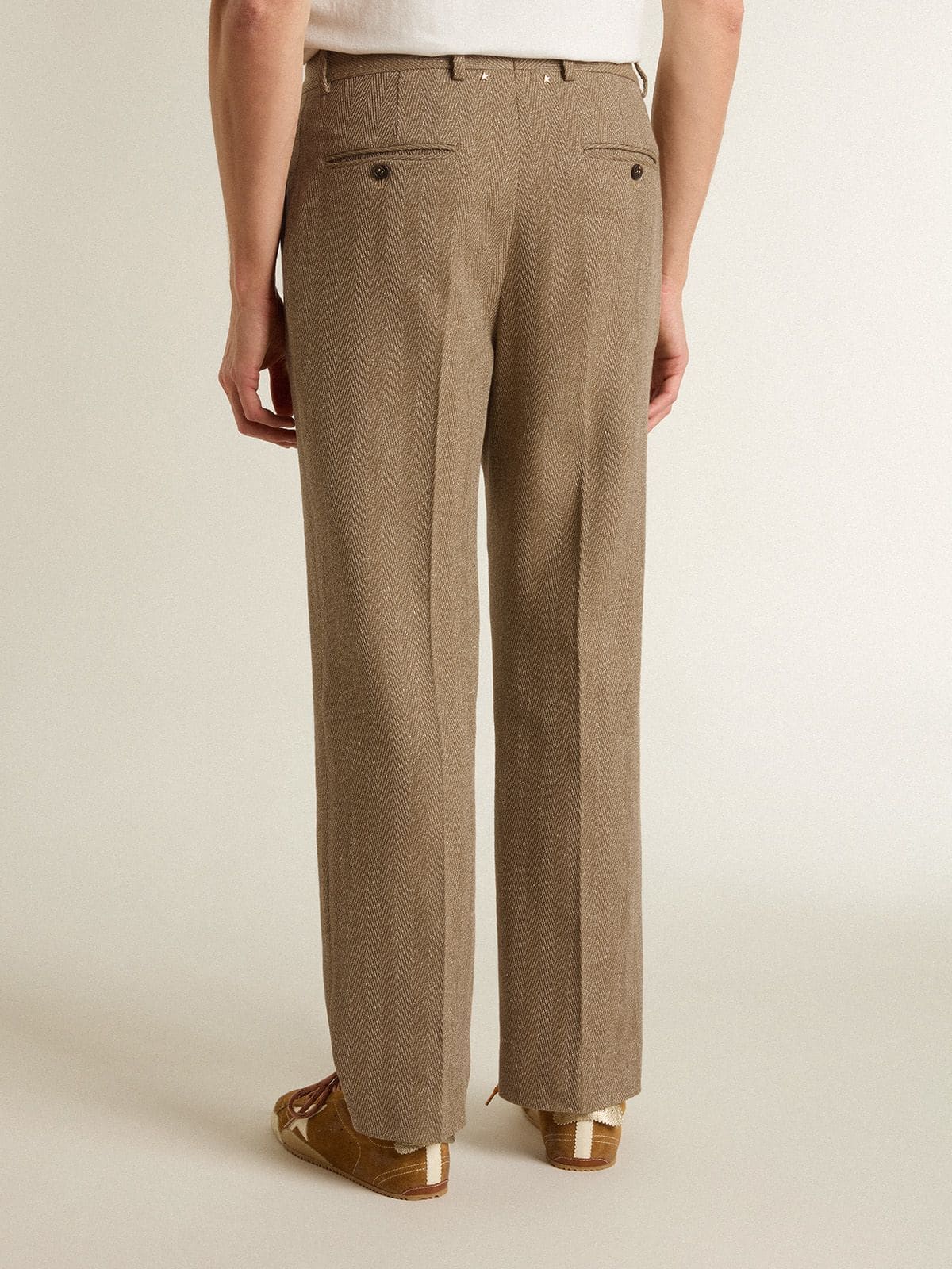 Tailored pants in sand-colored chevron linen blend