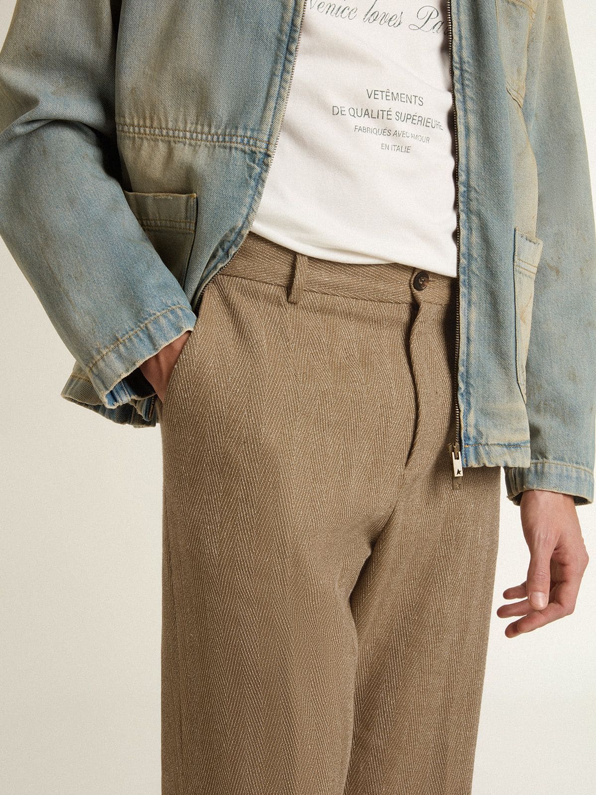 Tailored pants in sand-colored chevron linen blend