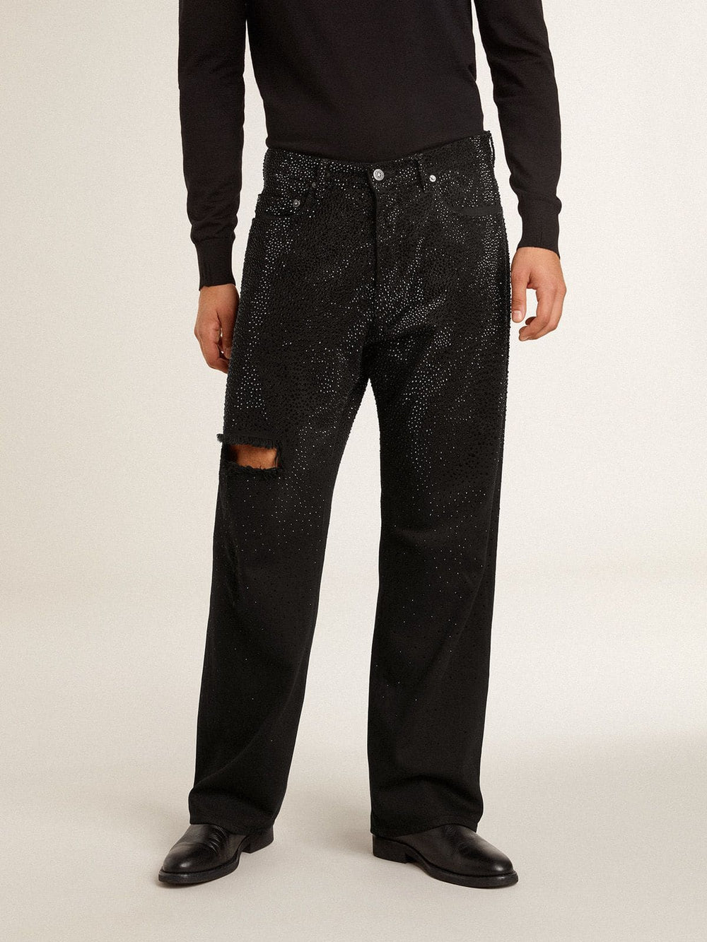 Men's black jeans with a loose fit and gradient effect all-over crystals