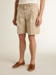 Men's Bermuda shorts in beige denim with a lived-in look finish