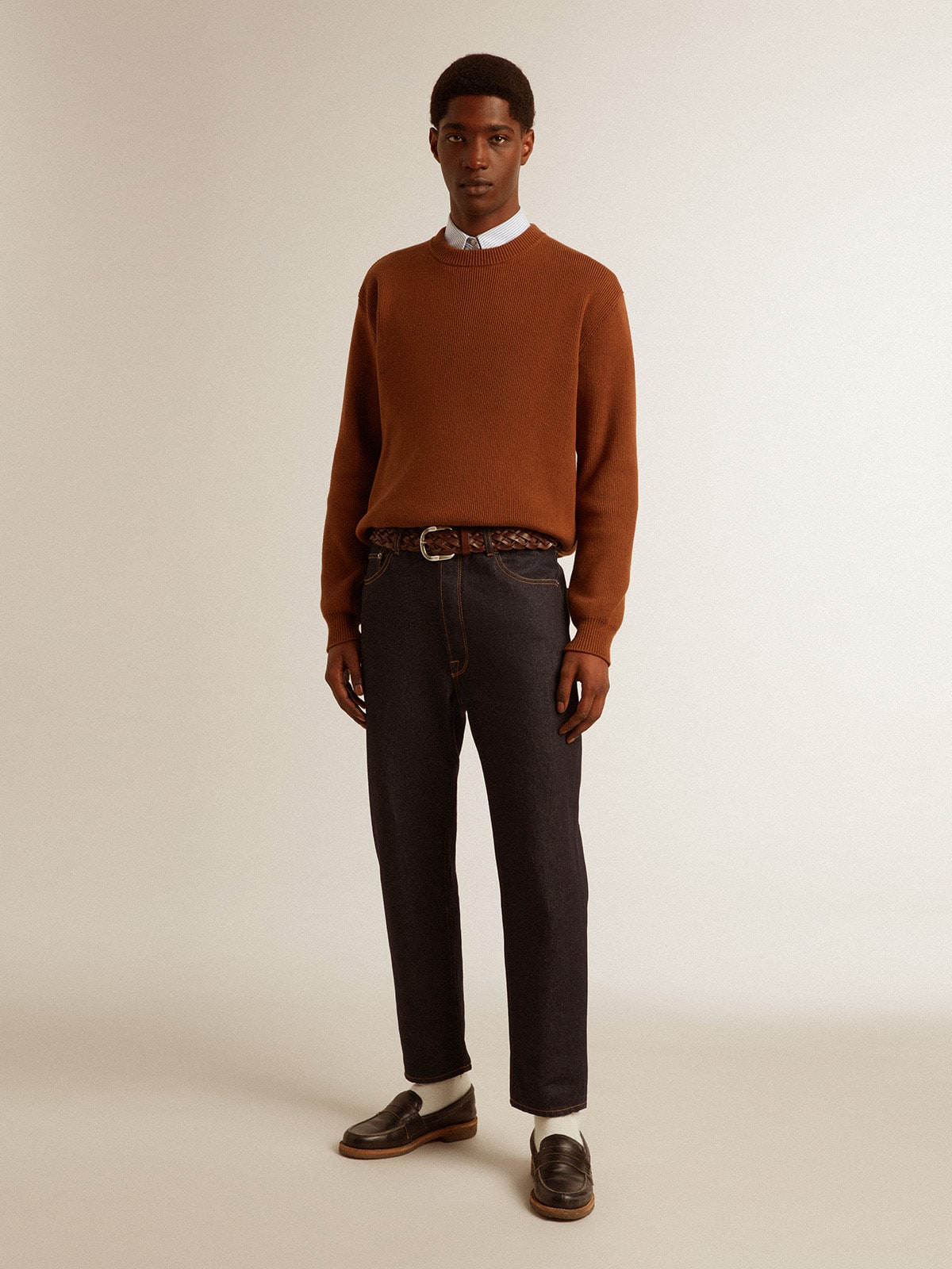 Men’s dark blue jeans in one-wash denim