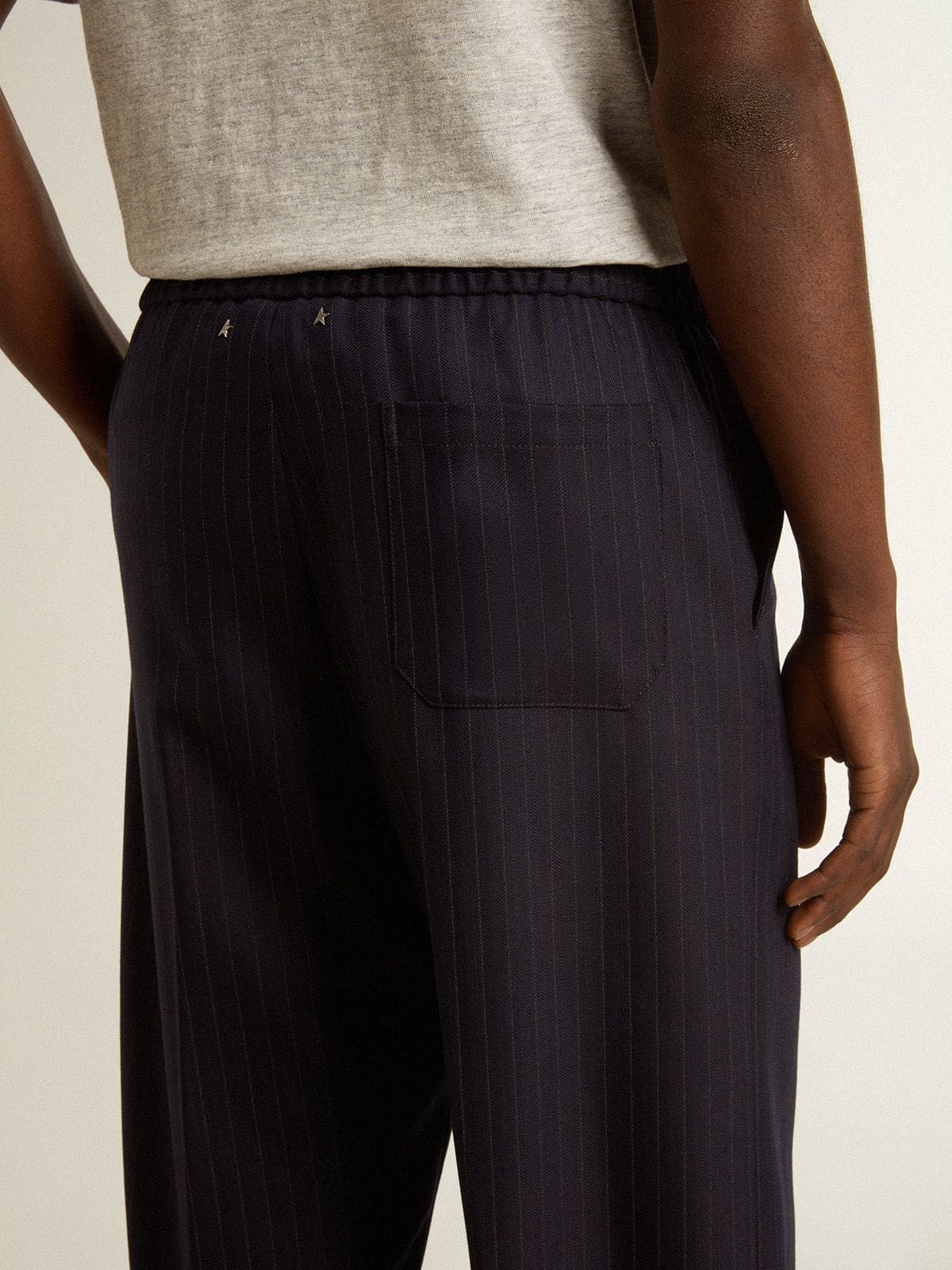 Men's wool joggers with vertical thin stripes
