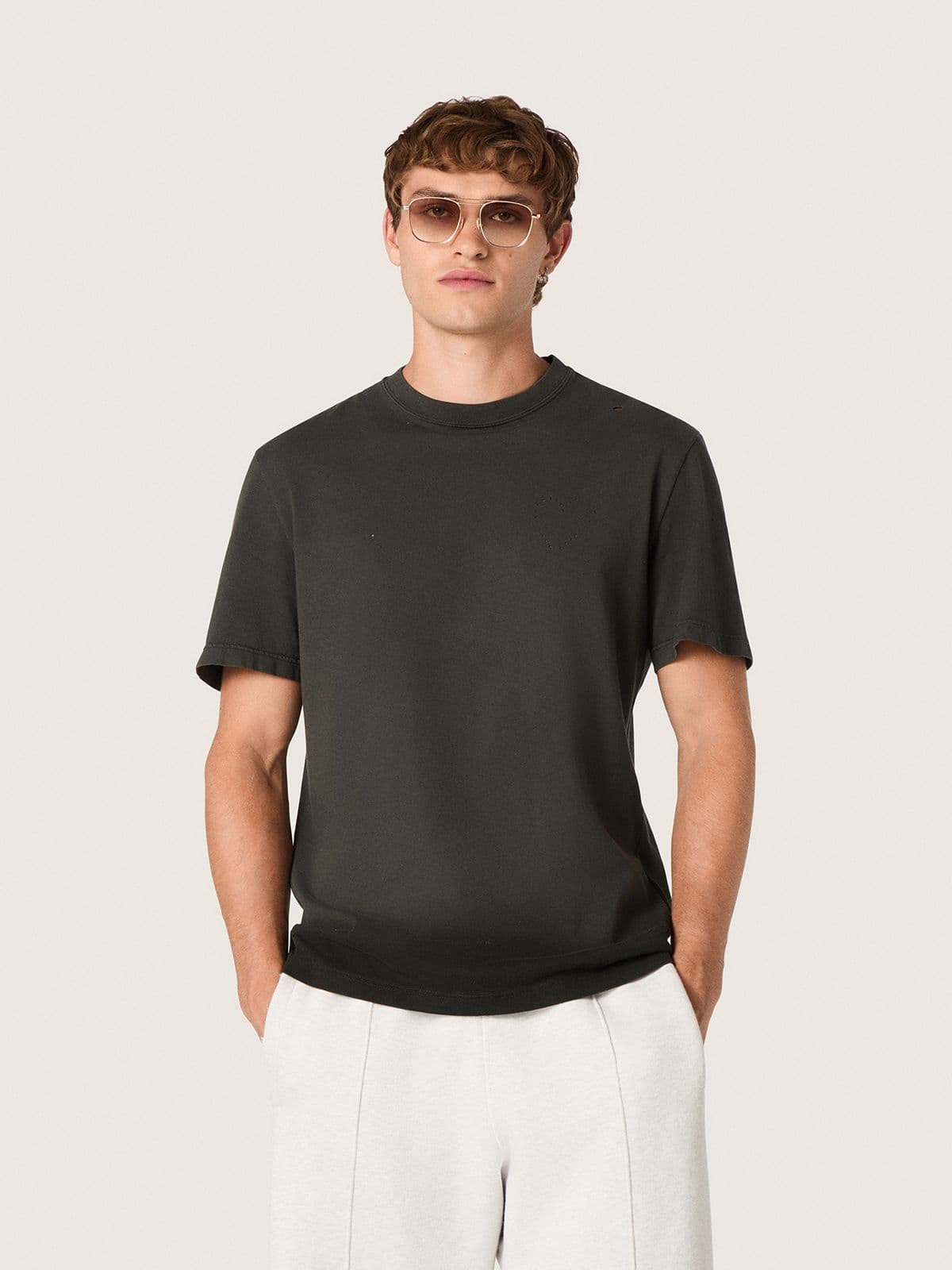 Men’s T-shirt in anthracite cotton jersey with perforated heart