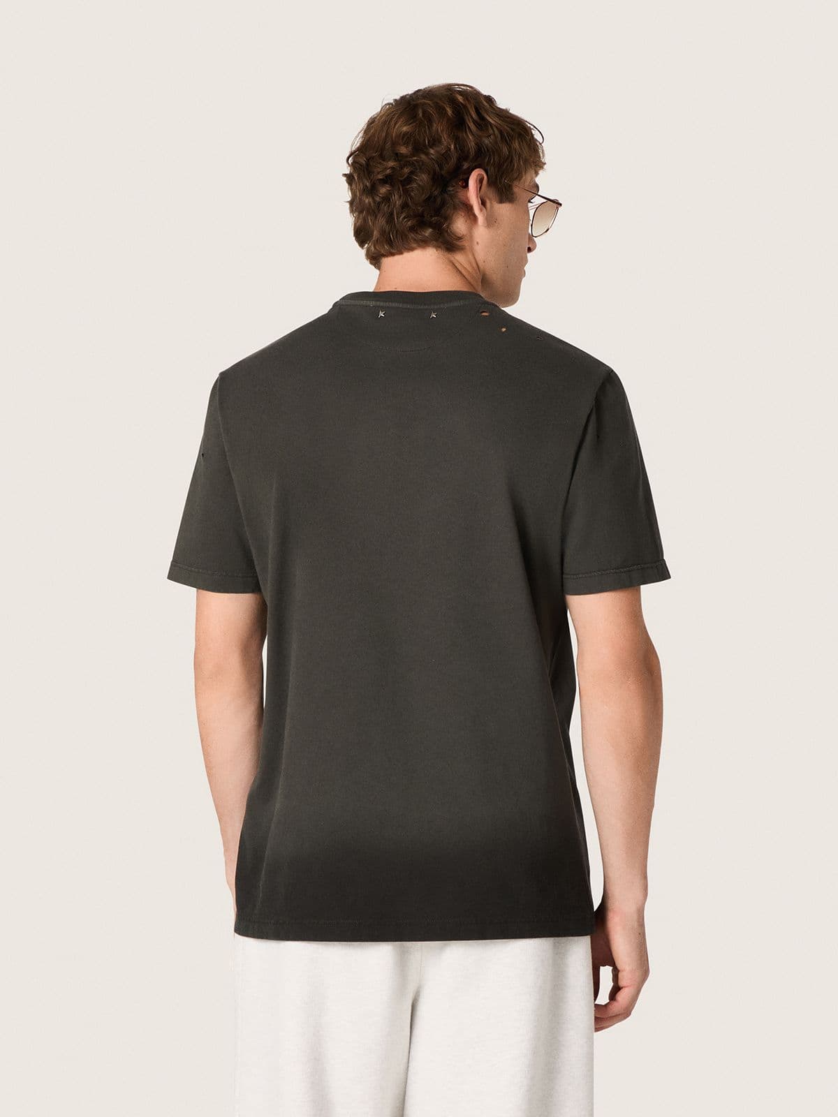 Men’s T-shirt in anthracite cotton jersey with perforated heart