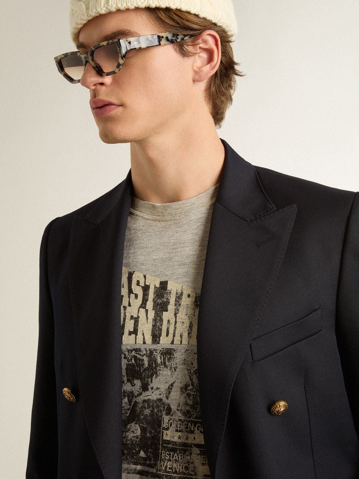 Men's vintage-effect gray T-shirt with print on the front